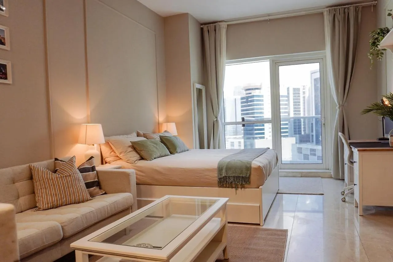 Chic Studio In Dubai Downtown Apartment